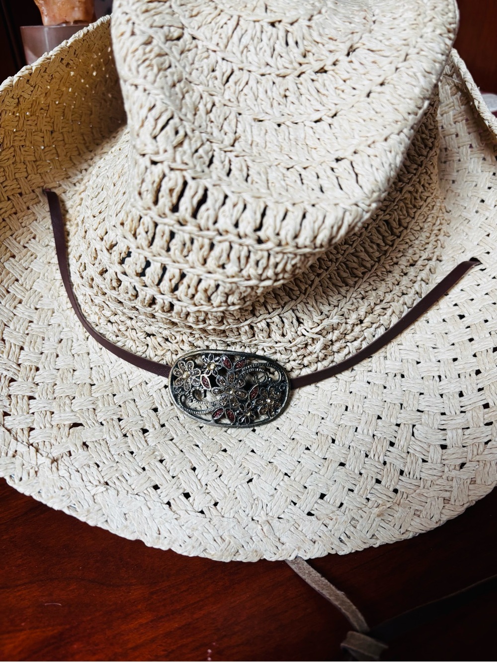 Boho western style cowgirl woven straw hat with floral accent - Picture 3 of 7